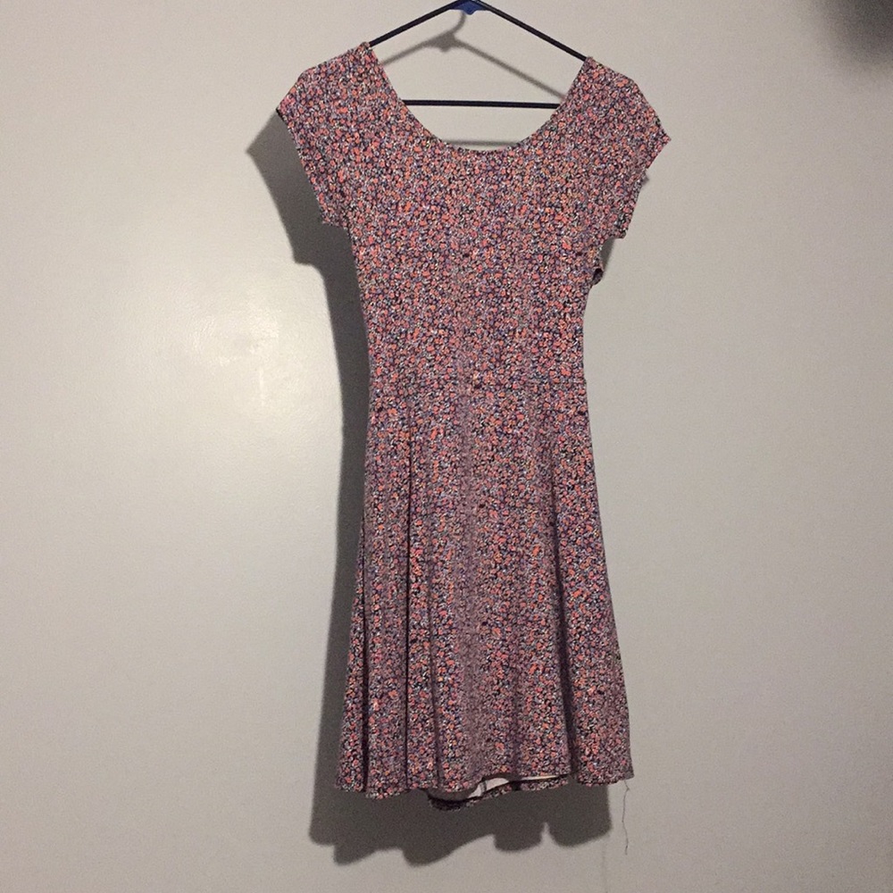 Flower crisscrossing dress
